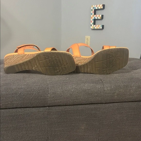 NWOT Blowfish - Picture 3 of 3